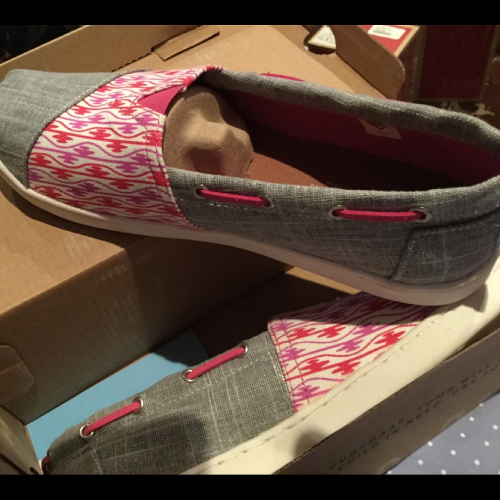 PINK & SILVER TOMS BIMINI SILVER BURLAP SERAPE NEW - Picture 6 of 6